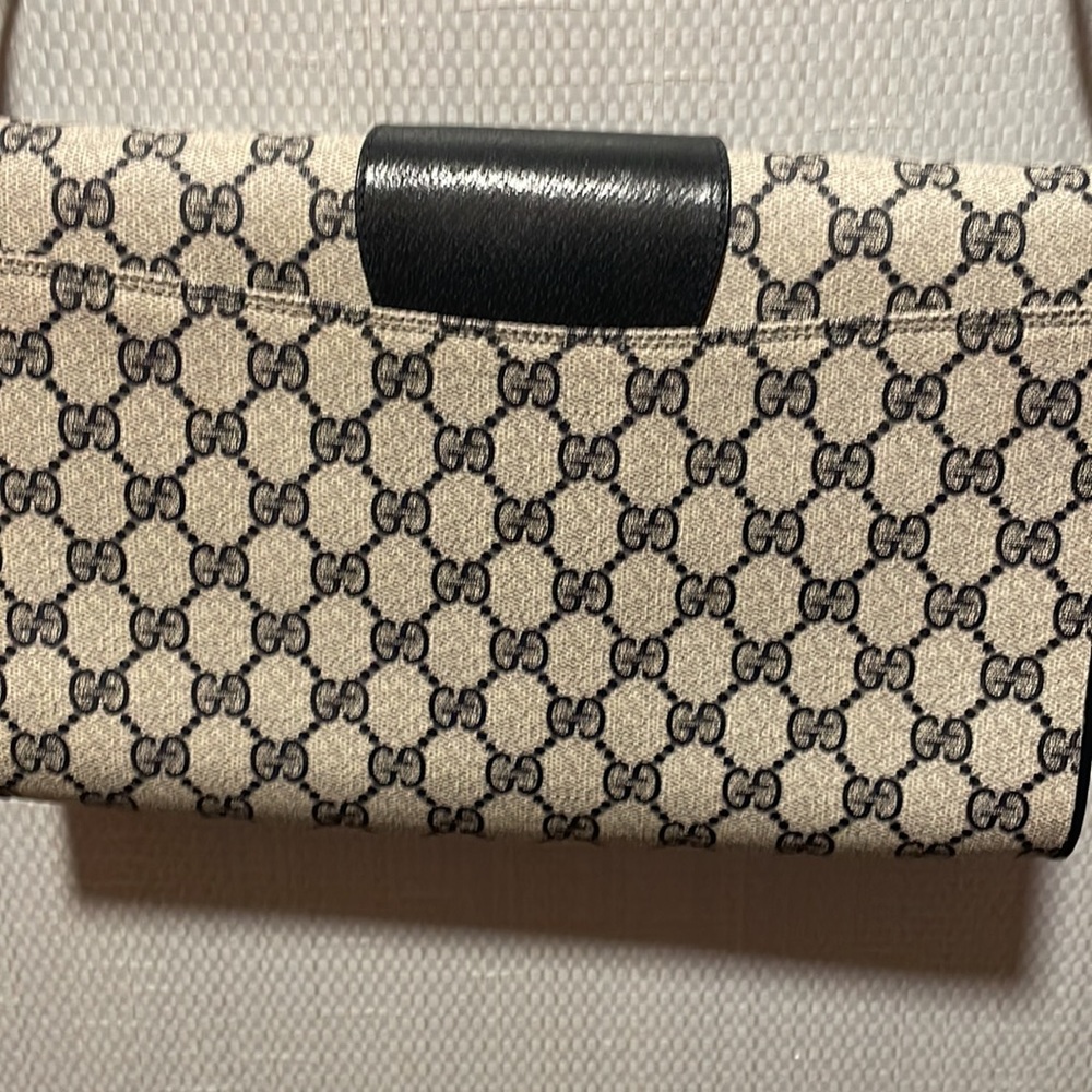 Gucci - Picture 3 of 10